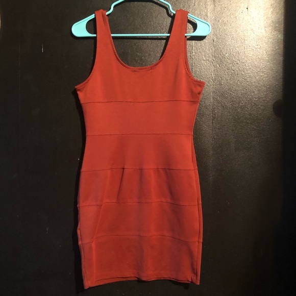 A copper dress - Picture 3 of 3